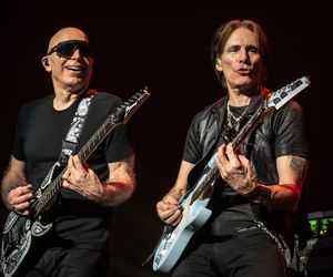 Joe Satriani i Steve Vai wypuścili nowy utwór. Gościnnie zaśpiewał w nim legendarny rockowy wokalista 