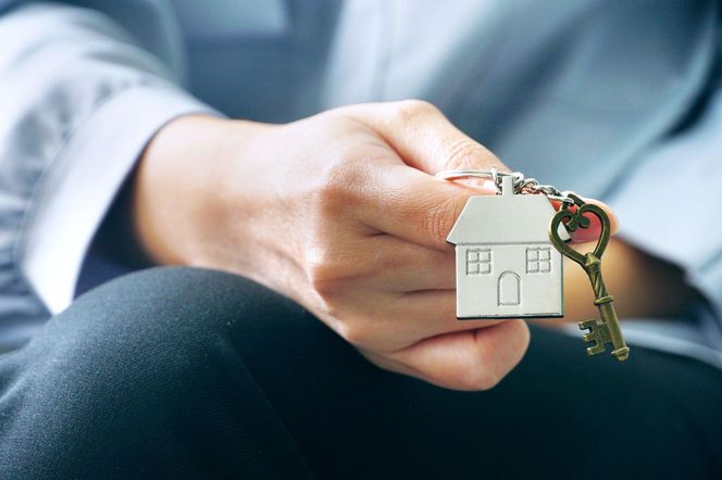 Komornik sprzedaje mieszkanie w sieci! 