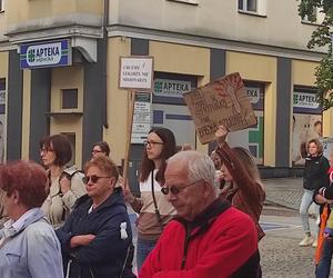 Protest kobiet Ani jednej więcej! w Kielcach (14 czerwca 2023)