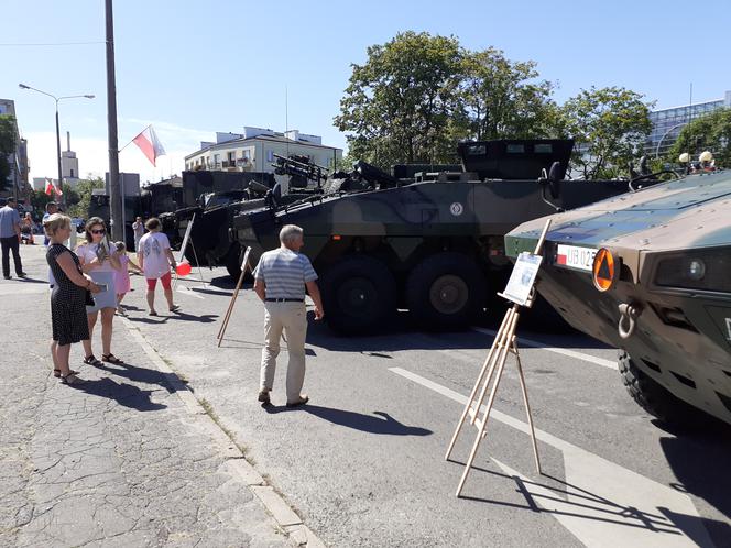 Obchody Święta Wojska Polskiego w Siedlcach i wystawa sprzętu wojskowego