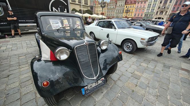 Parada zabytkowych samochodów