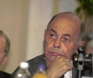 21 marca napadli na dom Jacka Kuronia! Nie oszczędzili nawet żony i syna! Jego ojciec miał zawał!