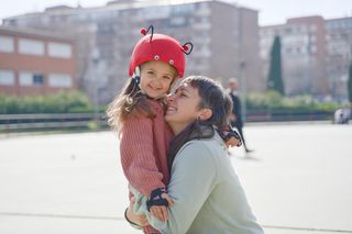 Chcesz chronić dziecko przed każdym upadkiem? To może nieświadomie budować w nim lęk