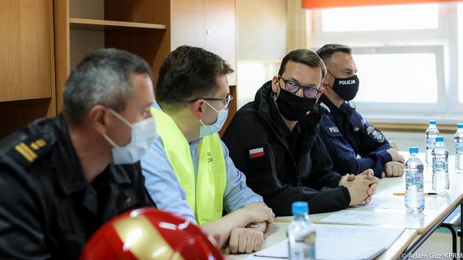 Mateusz Morawiecki wspiera ofiary pożaru w Nowej Białej