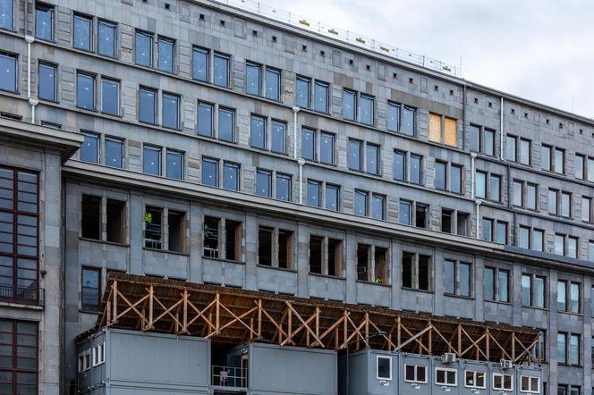 Gmach Banku Gospodarstwa Krajowego w Warszawie w trakcie remontu