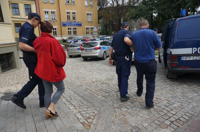 dziecko wypadło z balkonu