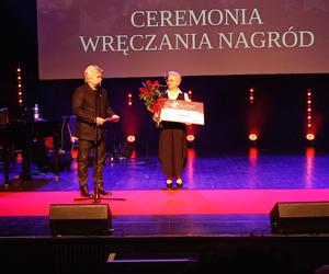 Tegoroczni Laureaci Festiwalu przekazali nagrody pieniężne na cele charytatywne. Galę zakończył występ Tamary Arciuch