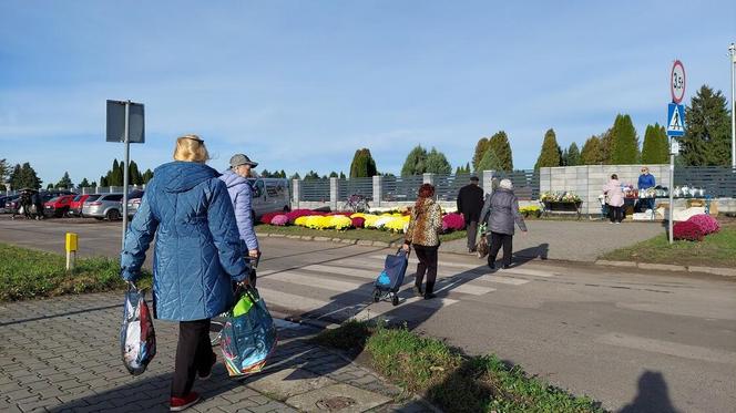 Zamościanie przygotowują się na dzień Wszystkich Świętych