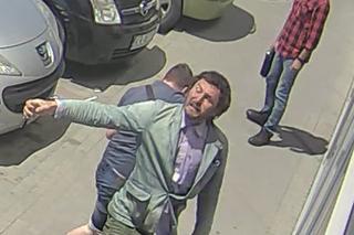 Pobicie pod galerią w Myślenicach. Policja poszukuje sprawcy