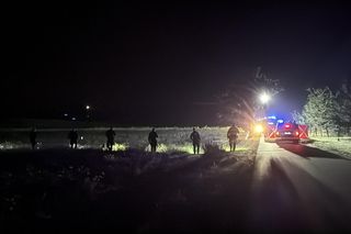  Brutalne zabójstwo na środku drogi pod Grójcem. Podpalili ciało i uciekli