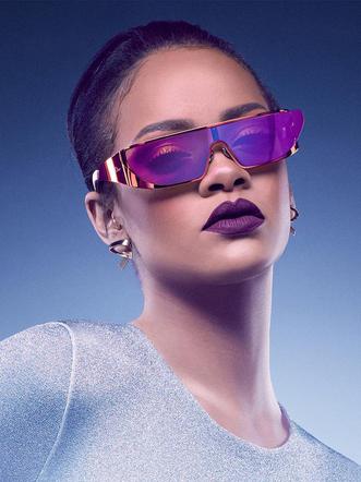 Rihanna w okularach Dior