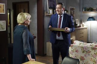 Barwy szczęścia, odc. 2678: Basia (Sławomira Łozińska), Artur Chowański (Jacek Rozenek) 