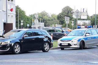 Wypadek wyrzutnia rakiet zderzyła sie z samochodem osobowym