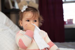 Jak nauczyć dziecko czyścić nos? Ekspertka wymienia 5 kluczowych etapów