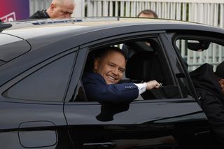 Karol Nawrocki przyjechał do TVP. Symboliczny gest i mocne wsparcie z zaplecza