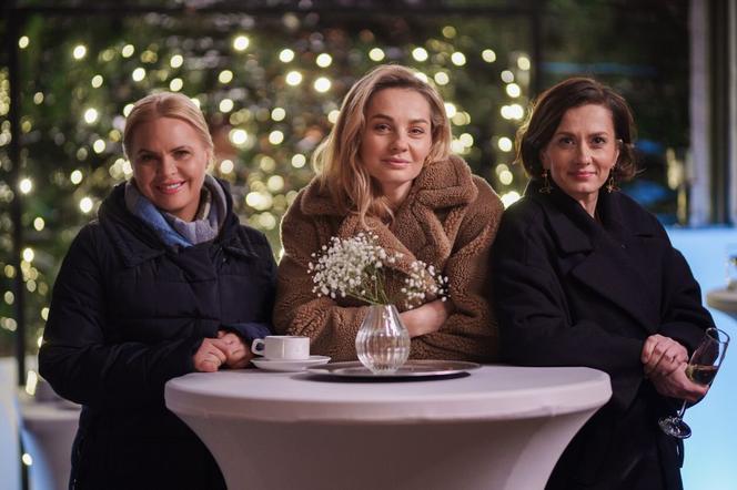 	Przyjaciółki 21 sezon odc. 243. Inga (Małgorzata Socha), Anka (Magdalena Stużyńska), Zuza (Anita Sokołowska)