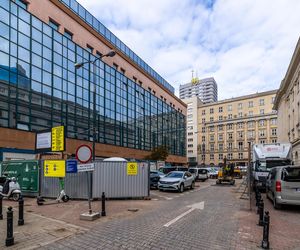 Kamienica na ul. Moniuszki 8 w Warszawie