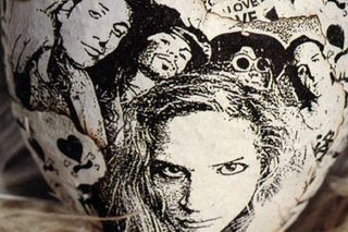 Mieli zadatki na legendę grunge’u. Historia zespołu Mother Love Bone na 35-lecie płyty “Apple”