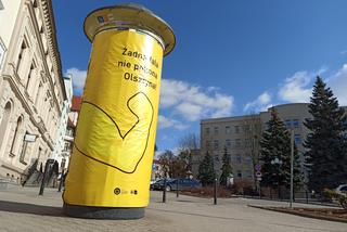 Nietypowe plakaty na ulicach Olsztyna: Olsztyn to nie Mazury. Covid to nie Warmia [ZDJĘCIA]