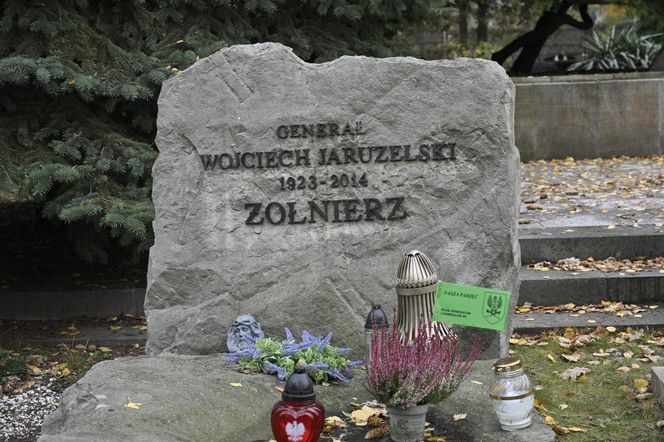 Grób Jaruzelskiego na Powązkach Wojskowych