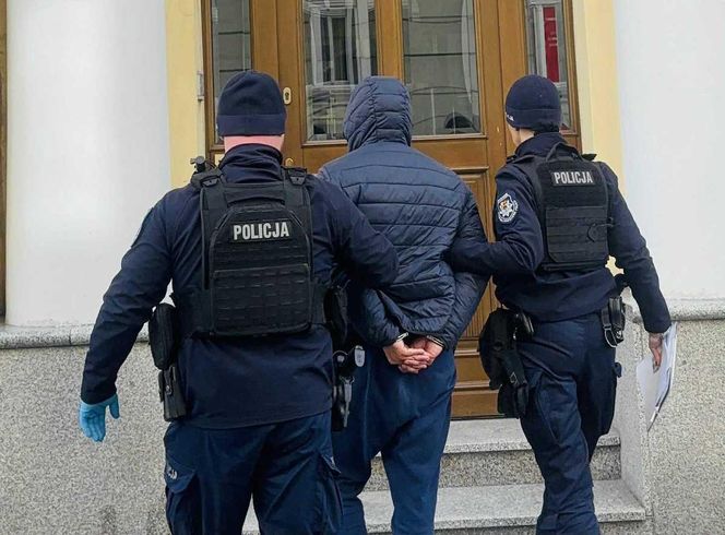 43-latek produkował i sprzedawał duże ilości narkotyków. Przerwali mu rawiccy kryminalni