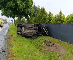Wypadek na DW 309 koło Leszna. Zderzyły się dwa samochody