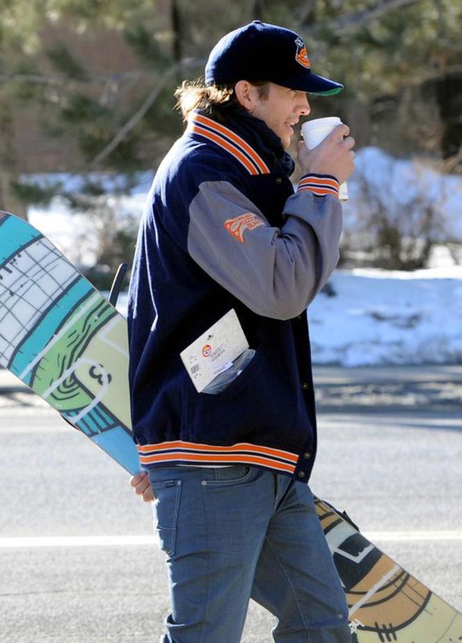 Ashton Kutcher na snowboardzie