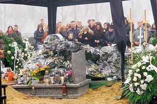 Pogrzeb ofiar mordu w Przecławiu. Matka pochowała dwoje dzieci
