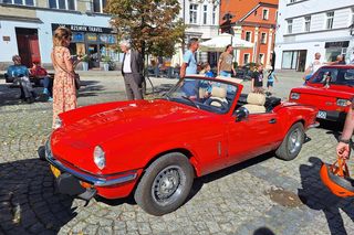 11. Zlot Pojazdów Zabytkowych. Klasyki motoryzacji opanowały Tarnowskie Góry