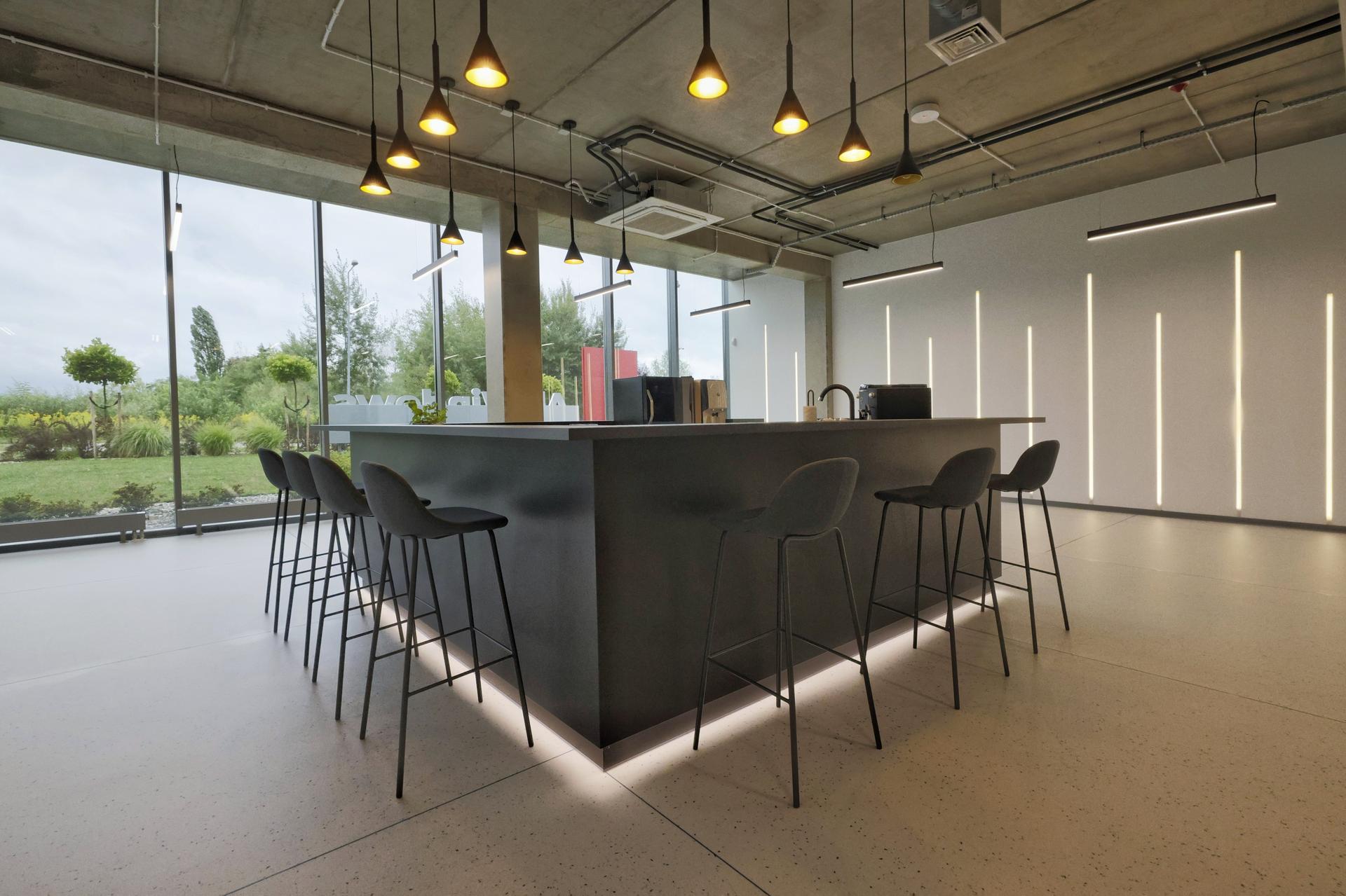 Biurowiec w Nysie 17