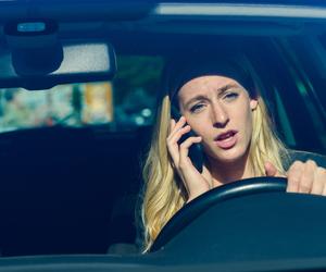 Stracisz prawo jazdy za rozmowę przez telefon