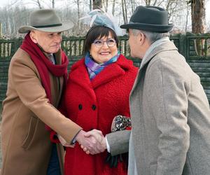 Barwy szczęścia odc. 2660. Irenka (Krystyna Tkacz), Tolek (Marek Siudym), Witek Budrewicz ( Stanisław Górka)