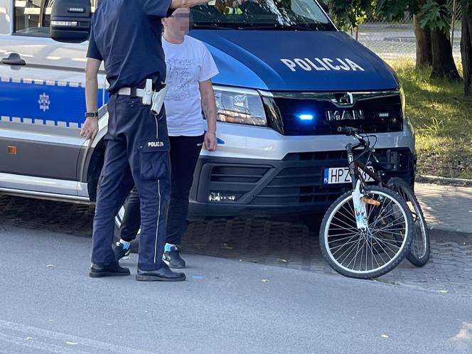 Dramat w Falenicy. Dziecko na rowerze wpadło pod busa. 9-latek w szpitalu, w akcji śmigłowiec