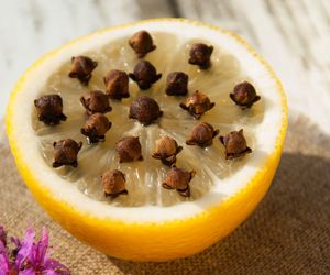 Cytryna i goździki. Naturalny neutralizator do lodówki za grosze