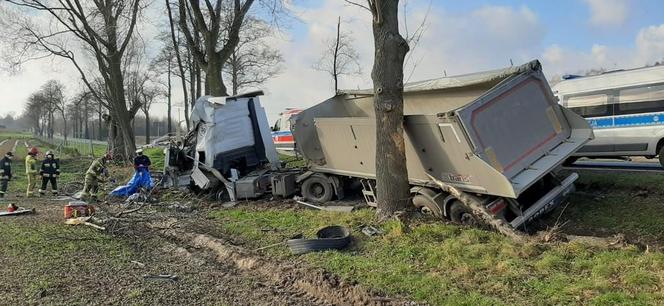 Pęknięte koło zabiło kierowcę