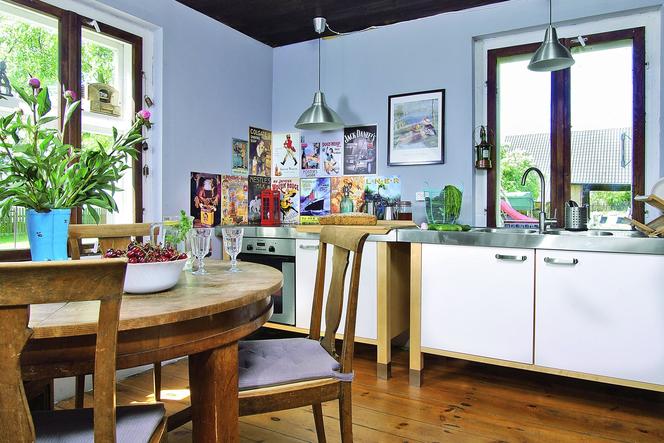 Kolorowa ściana w kuchni – stare z nowym