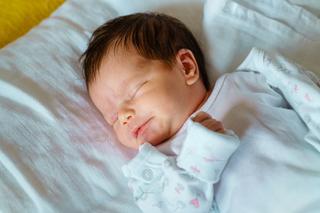Wyprawka dla niemowlaka na poszczególne pory roku - lista rzeczy dla noworodka [DO POBRANIA]