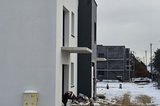Z fotowoltaiką i ogrzewaniem gazowym. Nowe bloki komunalne w Lesznie