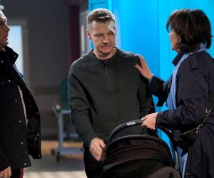 jak miłość odc. 1876. Artur Rogowski (Robert Moskwa), Marysia (Małgorzata Pieńkowska), Paweł (Rafał Mroczek)