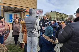 Dębica. Justyna zmarła po 7 godzinach na SOR. Mieszkańcy przyszli protestować [GALERIA]