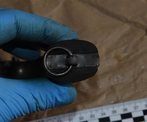 Policjanci z Grodziska Mazowieckiego pojechali do... Wadowic. Nielegalny aresnał broni zlikwidowany