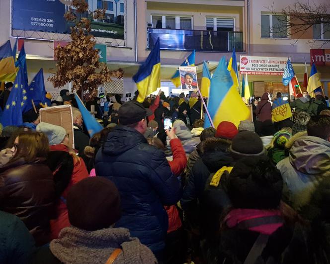 Wiec poparcia w centrum Olsztyna - Solidarni z Ukrainą 24 lutego 