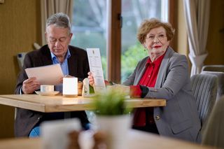 Na Wspólnej odc. 4013. Witold Strzelecki (Roch Siemianowski), Krystyna Agier (Małgorzata Knothe)