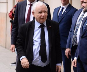 AI wybrała 5 najlepszych polityków w Polsce ostatnich 30 lat!