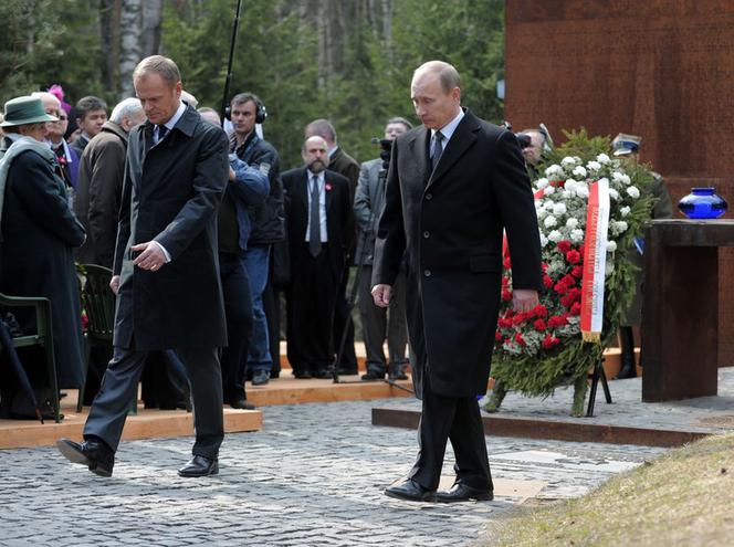Donald Tusk i Władimir Putin w Katyniu