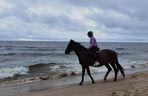 Zuzia spełniła marzenie o jeździe konno po plazy nad Morzem Bałtyckim 