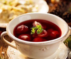 Barszcz wigilijny - przepis według Magdy Gessler [WIDEO]