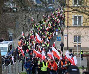 Protest rolników 20 marca w Lublinie. Przeszli ulicami miasta pod LUW