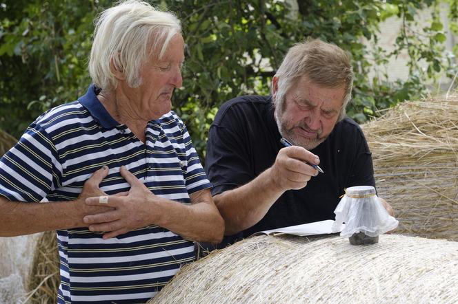 Rolnicy. Podlasie. Gienek czyta list od fanki. Odcinek 36. Sezon V