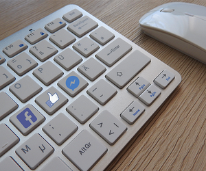 Powrót do szkoły 2020 z Facebookiem! Aplikacja uruchamia Centrum Edukacyjne. O co chodzi?